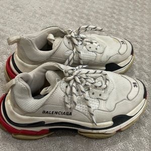 Balenciaga triple S
